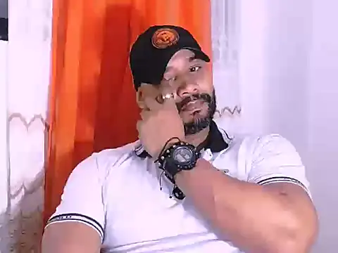 Snapshot of musclehetero chatting on May 30, 2026, 11:13 pm musclehetero online show from May 30, 2026, 11:13 pm