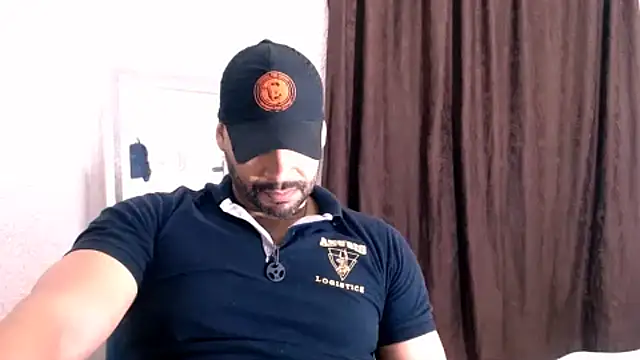 Snapshot of musclehetero chatting on June 17, 2026, 6:27 am musclehetero online show from June 17, 2026, 6:27 am