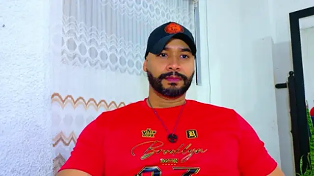 Snapshot of musclehetero chatting on July 3, 2026, 9:21 pm musclehetero online show from July 3, 2026, 9:21 pm