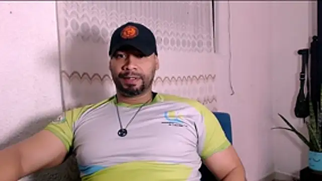 Snapshot of musclehetero chatting on July 13, 2026, 4:21 pm musclehetero online show from July 13, 2026, 4:21 pm