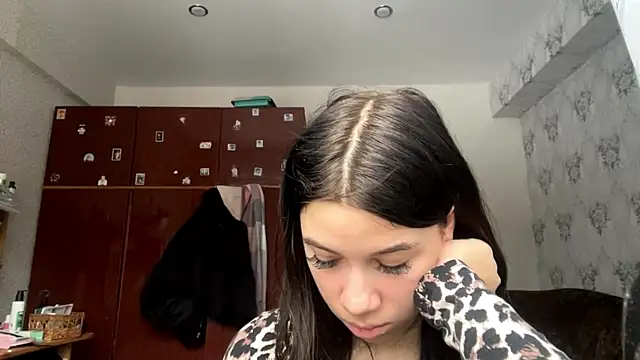 Snapshot of DebbiGoodknight chatting on November 28, 2025, 7:44 am DebbiGoodknight online show from November 28, 2025, 7:44 am