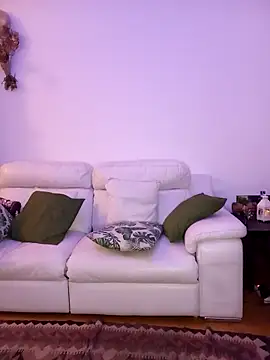 Snapshot of BCNBOTTOM chatting on December 21, 2025, 9:44 pm BCNBOTTOM online show from December 21, 2025, 9:44 pm