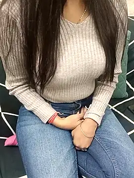 Snapshot of pure_beauty03 chatting on December 4, 2025, 5:28 am pure beauty03 online show from December 4, 2025, 5:28 am