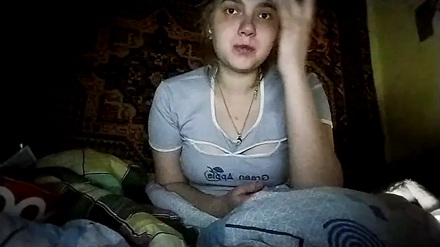 KikiBang online show from December 3, 2025, 8:07 pm