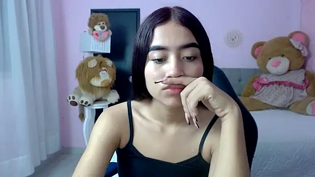 Snapshot of xoxo_melany chatting on December 18, 2025, 12:22 pm xoxo melany online show from December 18, 2025, 12:22 pm