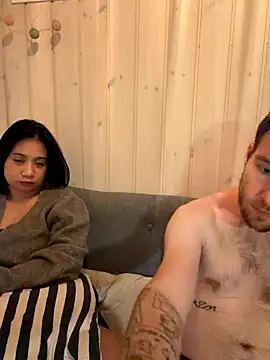 Snapshot of Spice2x chatting on December 4, 2025, 8:06 pm Spice2x online show from December 4, 2025, 8:06 pm