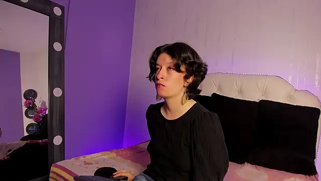 Snapshot of CoralAndOcean_ chatting on December 4, 2025, 12:47 pm CoralAndOcean online show from December 4, 2025, 12:47 pm