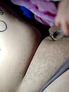 Snapshot of Kingaandqueenn chatting on November 27, 2025, 9:39 pm Kingaandqueenn online show from November 27, 2025, 9:39 pm