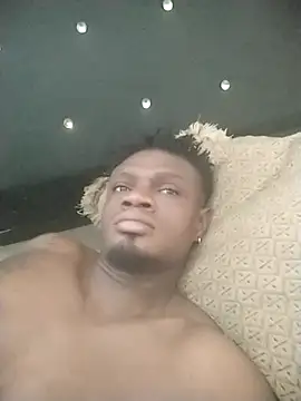 Snapshot of laperson chatting on November 20, 2025, 2:28 pm laperson online show from November 20, 2025, 2:28 pm