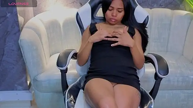 Snapshot of Sofia_Tx_ chatting on December 1, 2025, 12:54 pm Sofia Tx online show from December 1, 2025, 12:54 pm