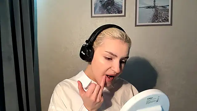 Snapshot of Cindi_Jacobs chatting on December 2, 2025, 4:02 pm Cindi Jacobs online show from December 2, 2025, 4:02 pm