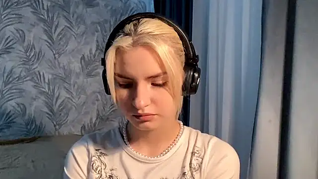 Snapshot of Cindi_Jacobs chatting on December 5, 2025, 4:58 pm Cindi Jacobs online show from December 5, 2025, 4:58 pm