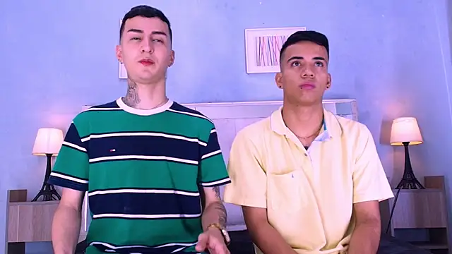 Snapshot of DamianAndMAximoo chatting on December 17, 2025, 6:47 pm DamianAndMAximoo online show from December 17, 2025, 6:47 pm