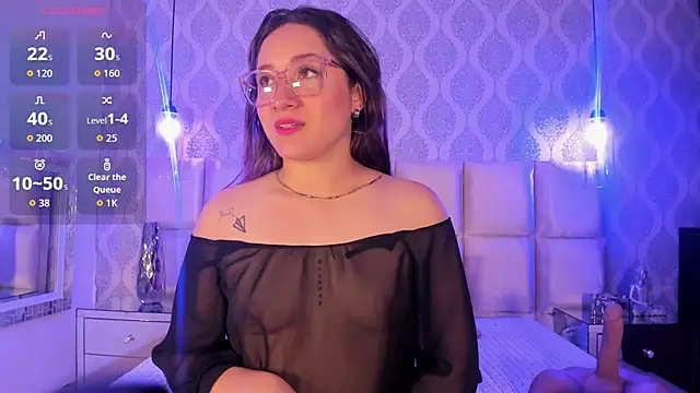 Snapshot of LeiahBlonde chatting on November 30, 2025, 11:47 am LeiahBlonde online show from November 30, 2025, 11:47 am