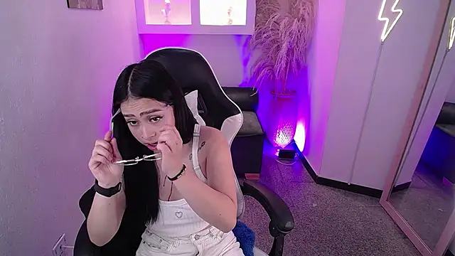 Snapshot of vallolett chatting on November 25, 2025, 7:58 pm vallolett online show from November 25, 2025, 7:58 pm