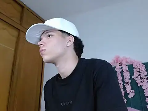 Snapshot of Lincon_Ale chatting on November 20, 2025, 6:29 pm Lincon Ale online show from November 20, 2025, 6:29 pm