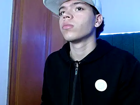 Snapshot of Lincon_Ale chatting on December 5, 2025, 9:00 pm Lincon Ale online show from December 5, 2025, 9:00 pm