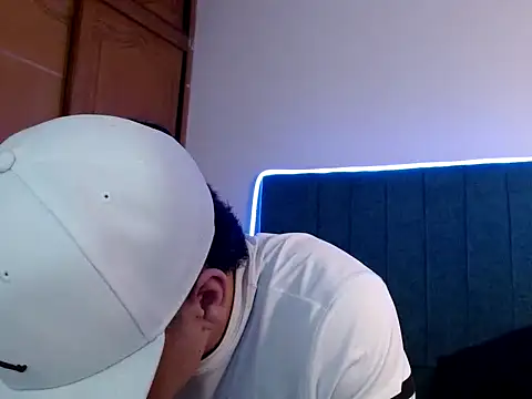 Snapshot of Lincon_Ale chatting on December 13, 2025, 8:58 pm Lincon Ale online show from December 13, 2025, 8:58 pm