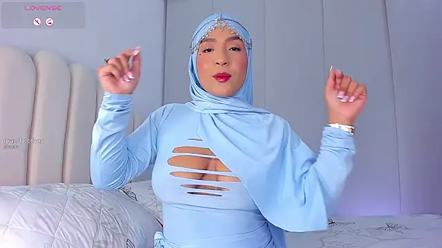 Snapshot of Amira-Zahra chatting on August 3, 2026, 10:24 pm Amira-Zahra online show from August 3, 2026, 10:24 pm