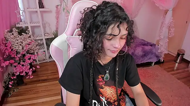 Snapshot of gummo_ chatting on December 13, 2025, 7:53 pm gummo online show from December 13, 2025, 7:53 pm