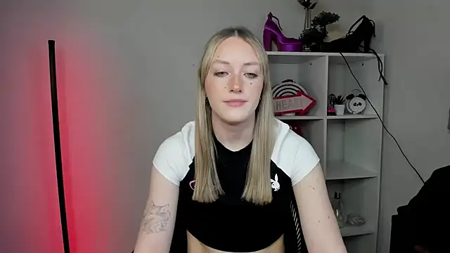 EvelynBlond online show from March 24, 2026, 1:27 pm