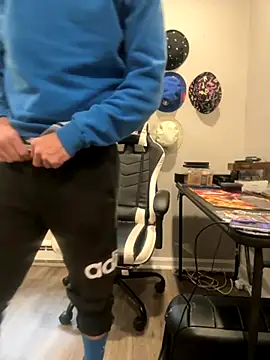 Snapshot of strippingmale1 chatting on December 1, 2025, 3:06 pm strippingmale1 online show from December 1, 2025, 3:06 pm