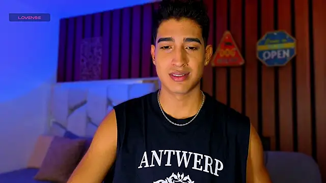 Snapshot of ken_blakerr chatting on December 16, 2025, 4:12 pm ken blakerr online show from December 16, 2025, 4:12 pm