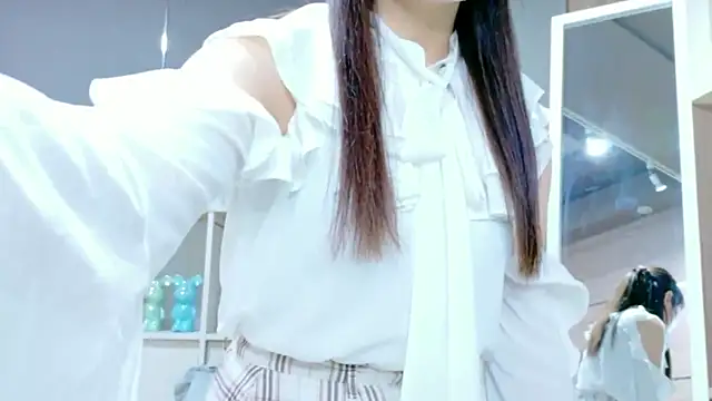 Snapshot of Nami-jpn chatting on December 2, 2025, 12:21 pm Nami-jpn online show from December 2, 2025, 12:21 pm