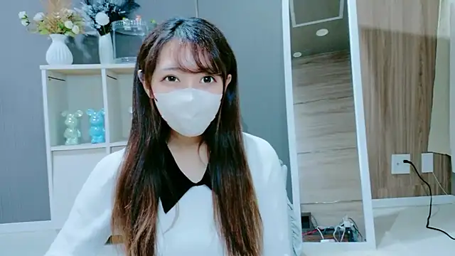 Snapshot of Nami-jpn chatting on December 5, 2025, 9:51 am Nami-jpn online show from December 5, 2025, 9:51 am