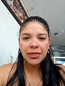 Snapshot of Layla-daring chatting on December 14, 2025, 4:23 pm Layla-daring online show from December 14, 2025, 4:23 pm