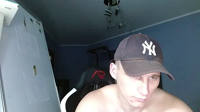 Snapshot of Poliglotjoe1 chatting on November 24, 2025, 1:33 pm Poliglotjoe1 online show from November 24, 2025, 1:33 pm