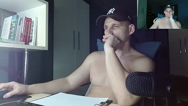 Snapshot of Poliglotjoe1 chatting on November 29, 2025, 7:28 pm Poliglotjoe1 online show from November 29, 2025, 7:28 pm