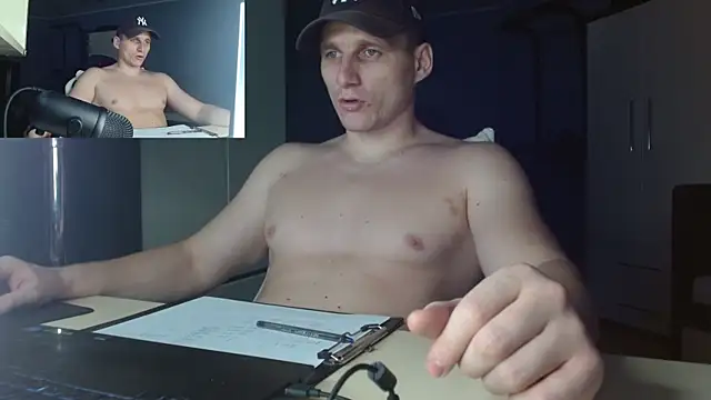 Snapshot of Poliglotjoe1 chatting on December 13, 2025, 9:09 pm Poliglotjoe1 online show from December 13, 2025, 9:09 pm