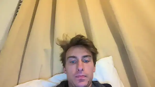 Snapshot of TexasTweaker26 chatting on February 1, 2026, 3:27 am TexasTweaker26 online show from February 1, 2026, 3:27 am