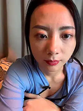 Snapshot of Jinmi125216 chatting on January 6, 2026, 11:47 am Jinmi125216 online show from January 6, 2026, 11:47 am