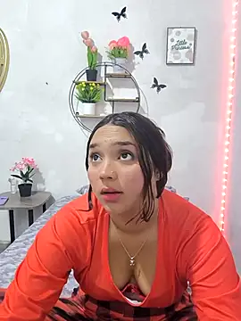 Snapshot of aymy2026 chatting on December 3, 2025, 12:18 am aymy2026 online show from December 3, 2025, 12:18 am