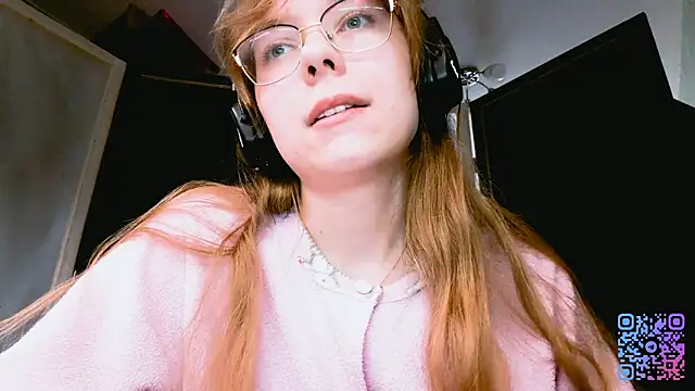 Snapshot of LouettaTornese chatting on November 29, 2025, 9:12 am LouettaTornese online show from November 29, 2025, 9:12 am