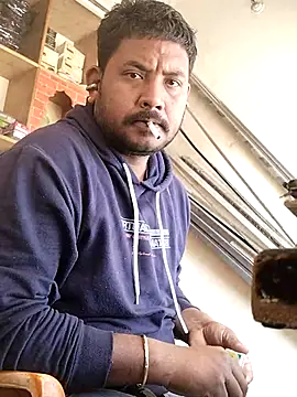 Snapshot of Roy___121 chatting on January 15, 2026, 5:56 am Roy 121 online show from January 15, 2026, 5:56 am