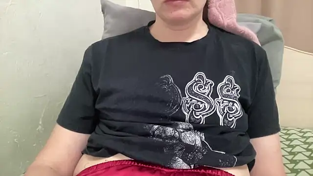 Snapshot of alisa_kitcat chatting on February 3, 2026, 6:40 am alisa kitcat online show from February 3, 2026, 6:40 am