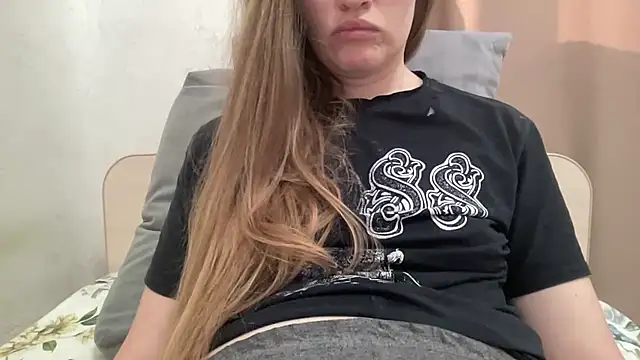 Snapshot of alisa_kitcat chatting on March 6, 2026, 7:38 am alisa kitcat online show from March 6, 2026, 7:38 am