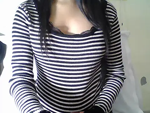 Snapshot of Bold_girl23 chatting on December 17, 2025, 5:46 am Bold girl23 online show from December 17, 2025, 5:46 am