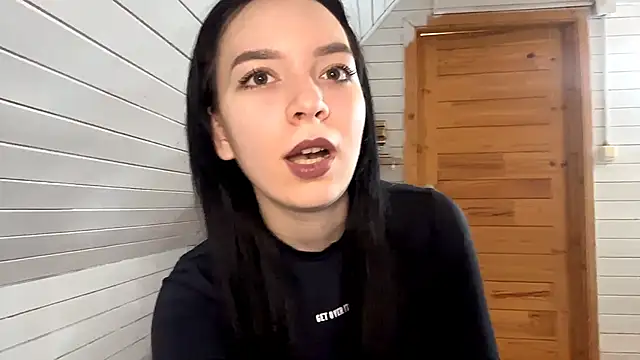 Snapshot of KiyokoEeds chatting on November 24, 2025, 10:04 am KiyokoEeds online show from November 24, 2025, 10:04 am