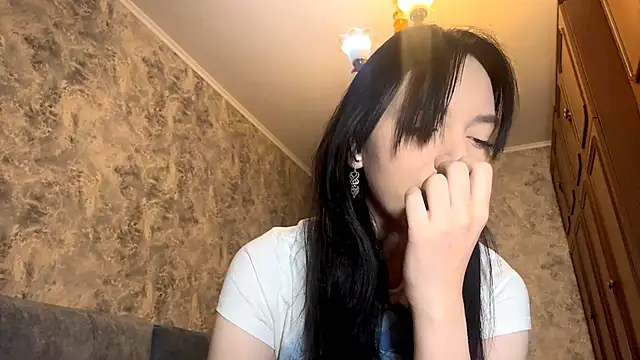 Snapshot of KiyokoEeds chatting on December 3, 2025, 2:26 pm KiyokoEeds online show from December 3, 2025, 2:26 pm