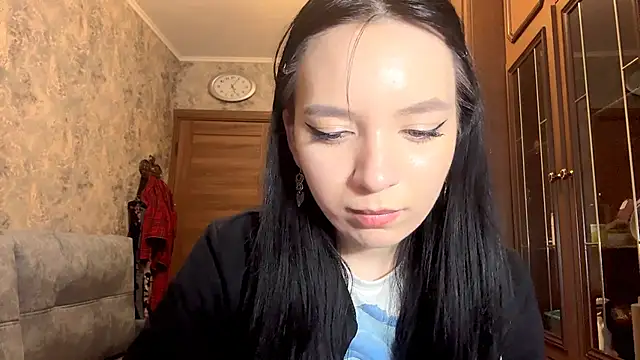 Snapshot of KiyokoEeds chatting on December 4, 2025, 2:04 pm KiyokoEeds online show from December 4, 2025, 2:04 pm