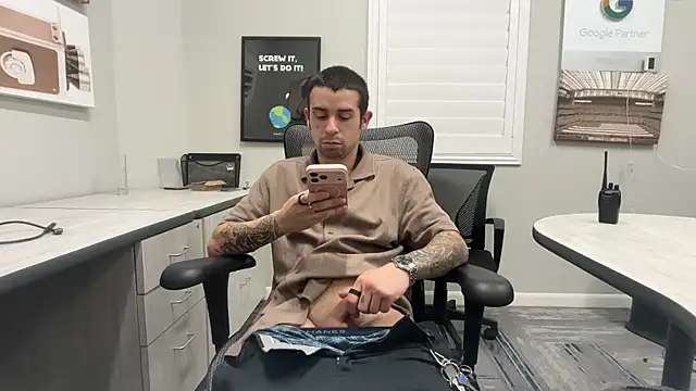 sethhtx713 online show from April 17, 2026, 5:21 am