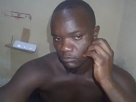 UsTwo  online show from December 2, 2025, 9:32 pm