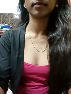 Snapshot of Roja__ chatting on December 20, 2025, 12:56 pm Roja online show from December 20, 2025, 12:56 pm