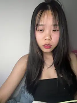 Kiee-lee online show from March 18, 2026, 2:20 pm