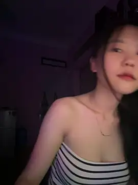 Kiee-lee online show from April 8, 2026, 4:07 pm