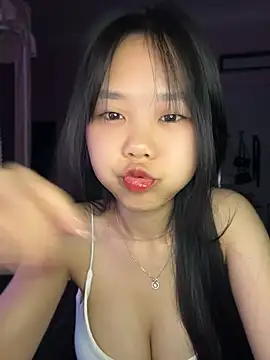 Snapshot of Kiee-lee chatting on June 14, 2026, 5:37 pm Kiee-lee online show from June 14, 2026, 5:37 pm